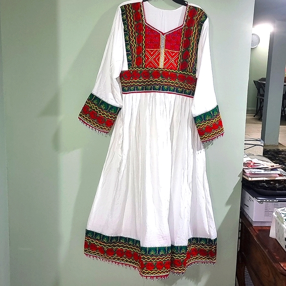 Hanndmade threadwork, patchwork, adjustable waist colorful embroidery long dress - Picture 3 of 8